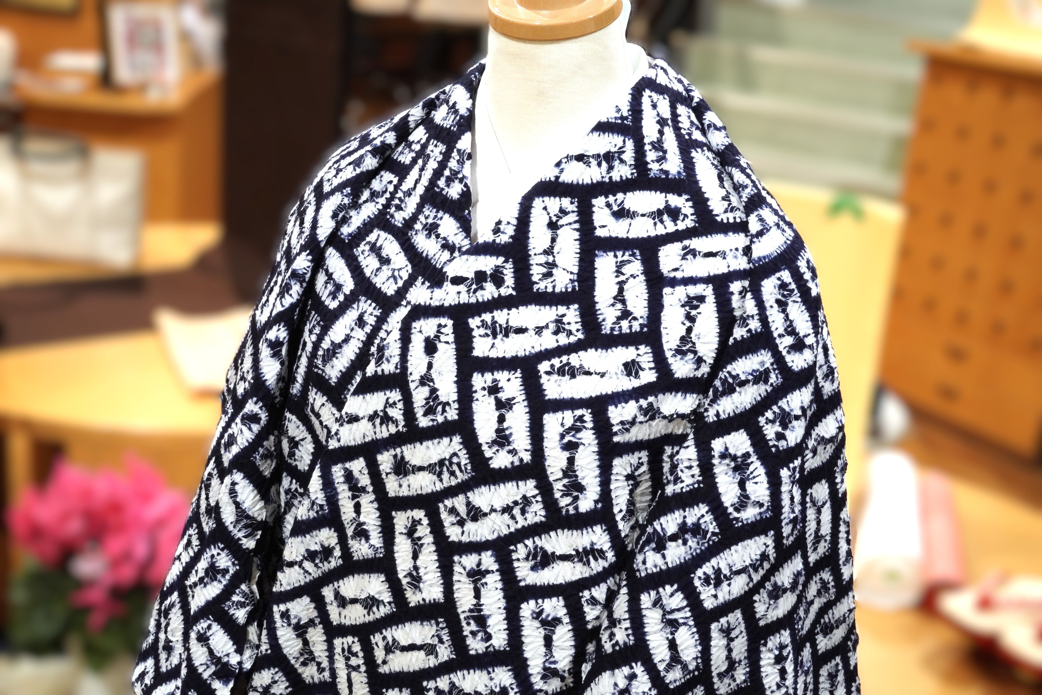 有松鳴海絞り浴衣「斜菱巻上絞り(広巾)」 | MINOKO STORE