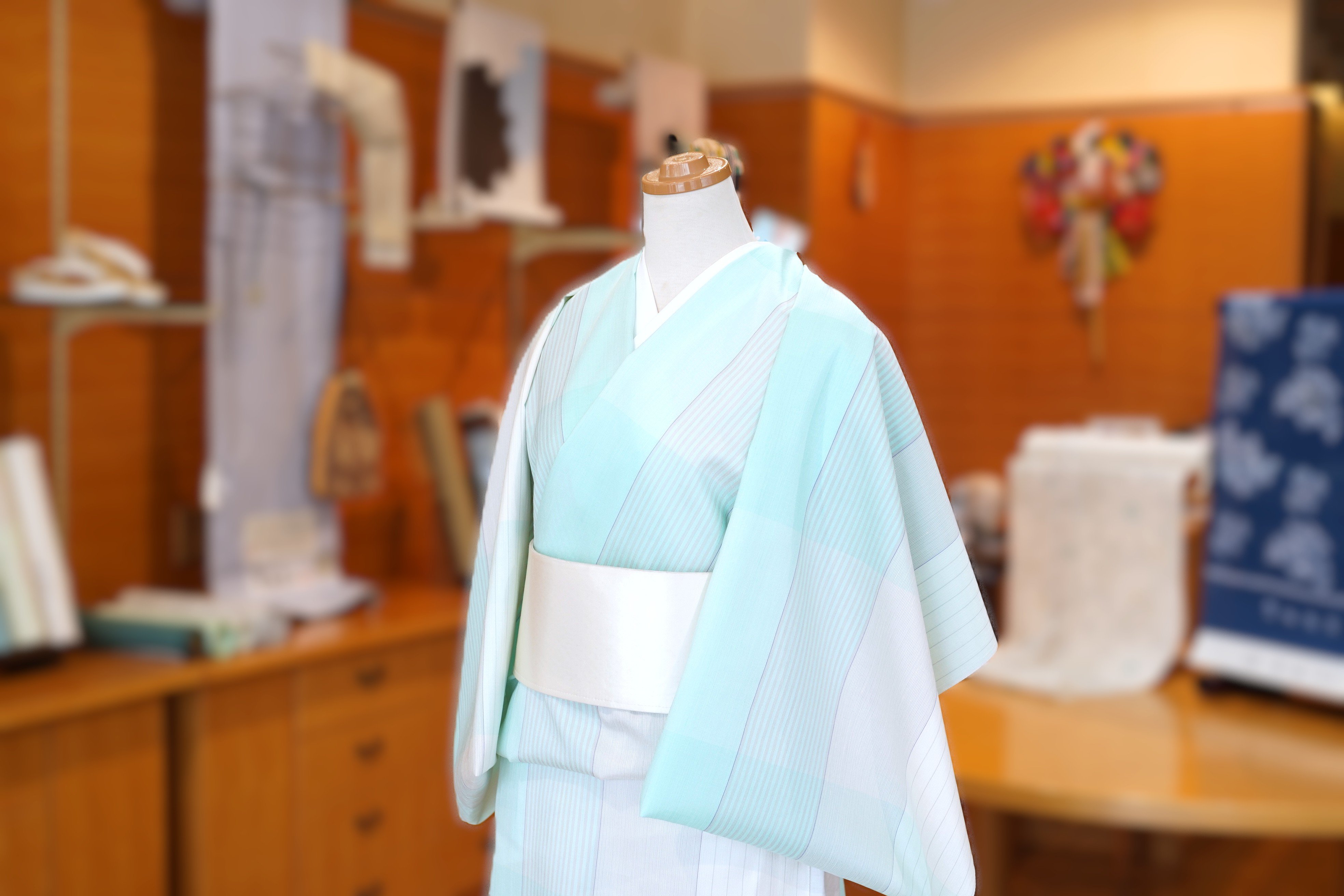 376 小千谷紬（夏物）単衣 小千谷紬「樋口隆司・単衣～夏衣向き・湯揉み絹縮・遊び格子