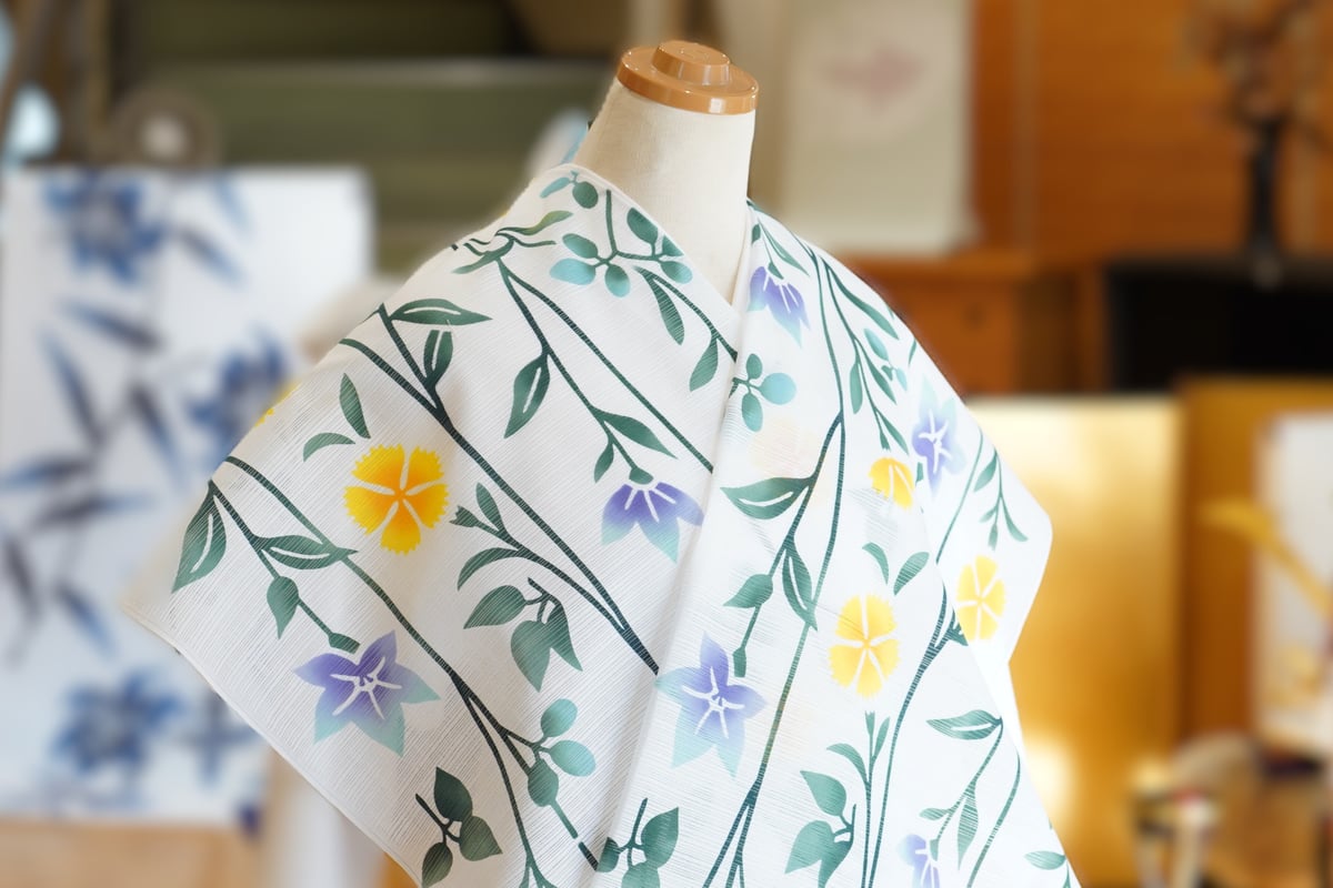 竺仙浴衣「綿絽白地・女性向け・撫子に桔梗」 | MINOKO STORE