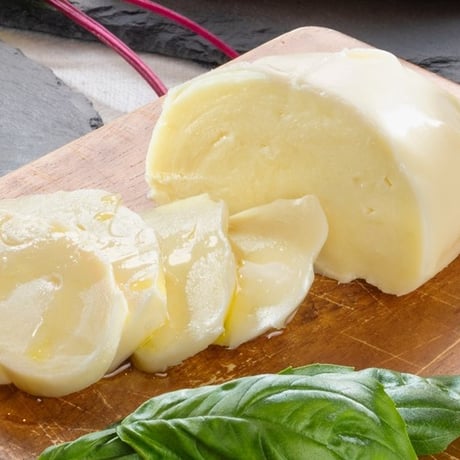 コクとやさしい甘みが特徴｜チーズ食べ比べセット(ブラウンチーズ・モッツァレラチーズ)【Wisteria(ウィステリア)　葛尾村】