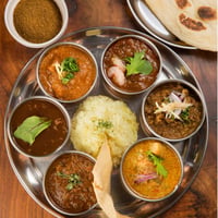 人気カレー店の味をお届け｜笑夢カレーギフトセット(7パック)【Curry and Spice dishes 笑夢　福島市】