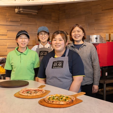 保冷剤付きでパーティーに｜もちもち米粉ピザとジェラートセット【米Pizza TT Brothers　福島市】