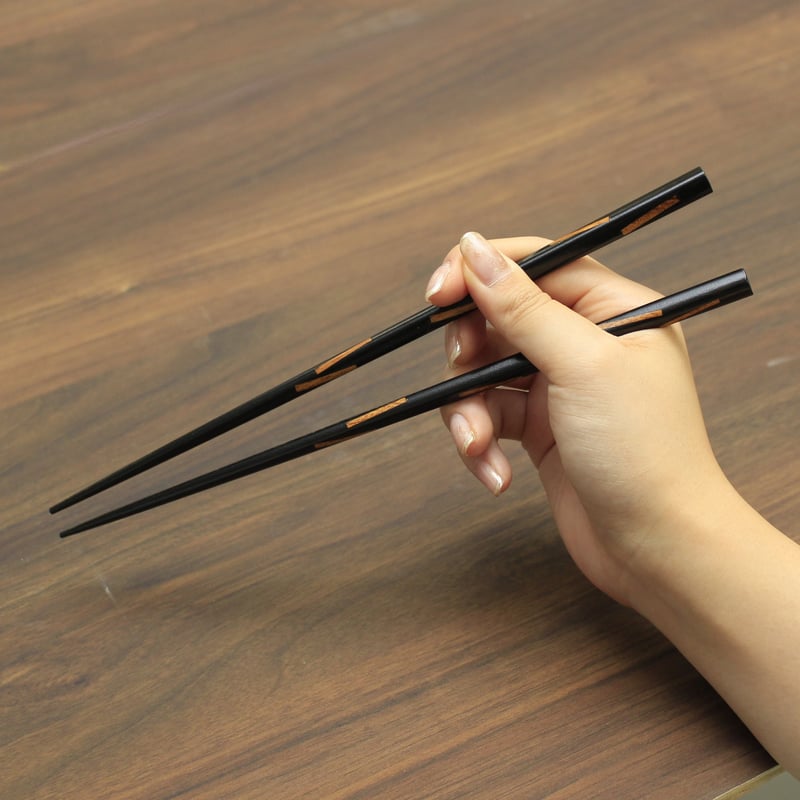 木目が美しい「摺り漆」技法｜食事をもっと楽しむ 漆のお箸2膳セット