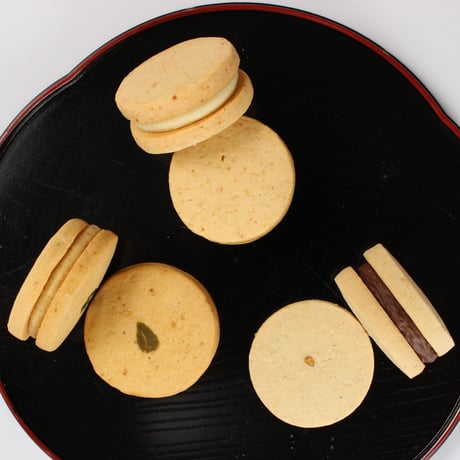 喜多方塩川町の食材を使用｜大人のショコラサンド 桐箱入り＜塩川＞月光－TUKIAKARI－【月光(つきのひかり)　喜多方市】