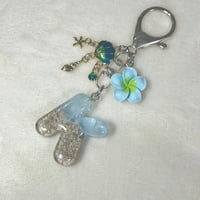 海　イニシャルキーホルダー　K (中サイズ)
