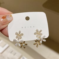 お花ピアス