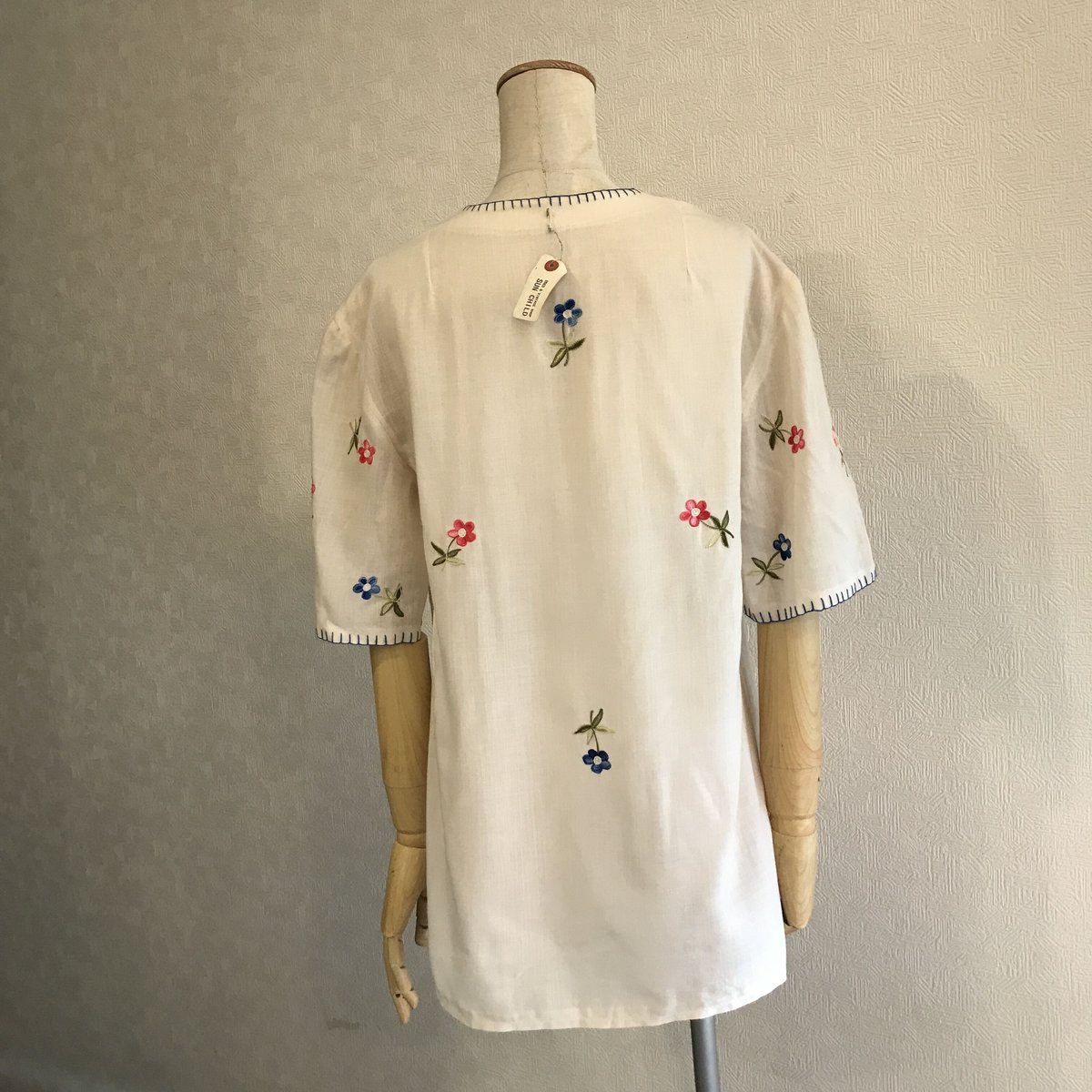 派手 エメラルド 赤 花柄 刺繍 ラインストーン チャイナチュニック 一点物 派手 エメラルド 赤 花柄 刺繍 ラインストーン チャイナ