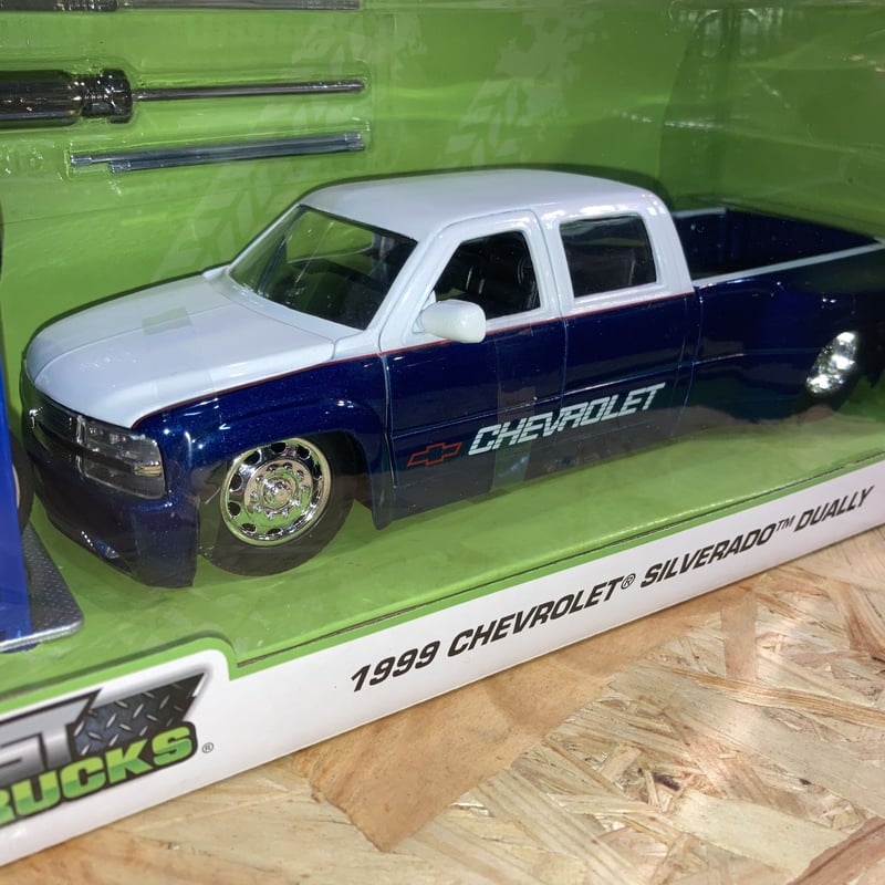 ミニカー 1999 CHEVY SILVERADO DOOLEY ミニカー 1999 CHEVY SILVERADO DOOLEY ミニカー 1999 CHEVY