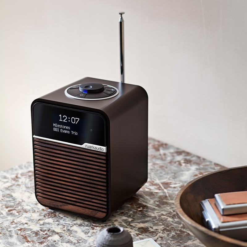 R1mk4 Deluxe Bluetooth Radio【ruarkaudio(ルアークオーデ R1mk4 Deluxe Bluetooth Radio【ruarkaudio(ルアークオーデ