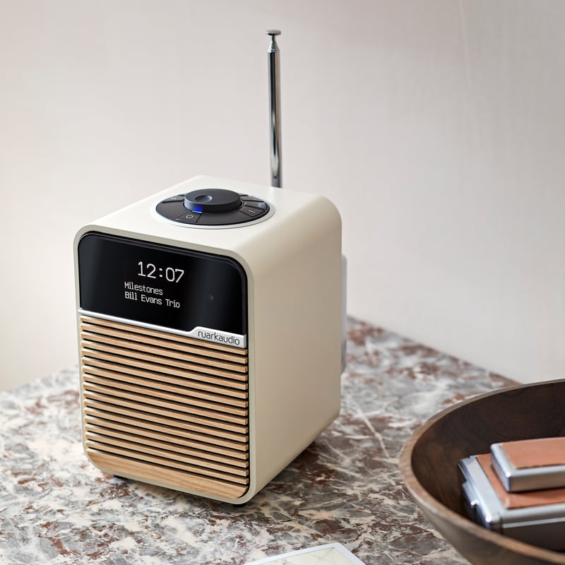 R1mk4 Deluxe Bluetooth Radio【ruarkaudio（ルアークオーデ