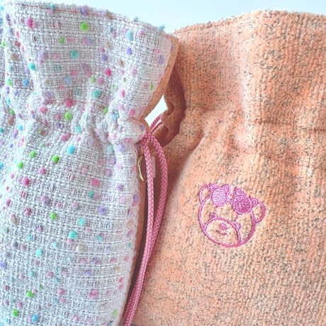 巾着バッグミニ アプリコット×ボンボンツイード おでごメガネベア刺繍