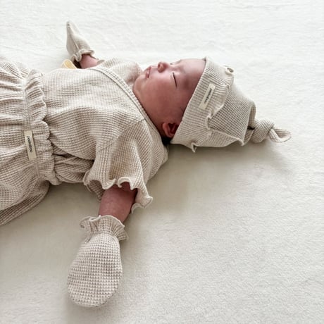 即納【peekaboo】Yes newborn set