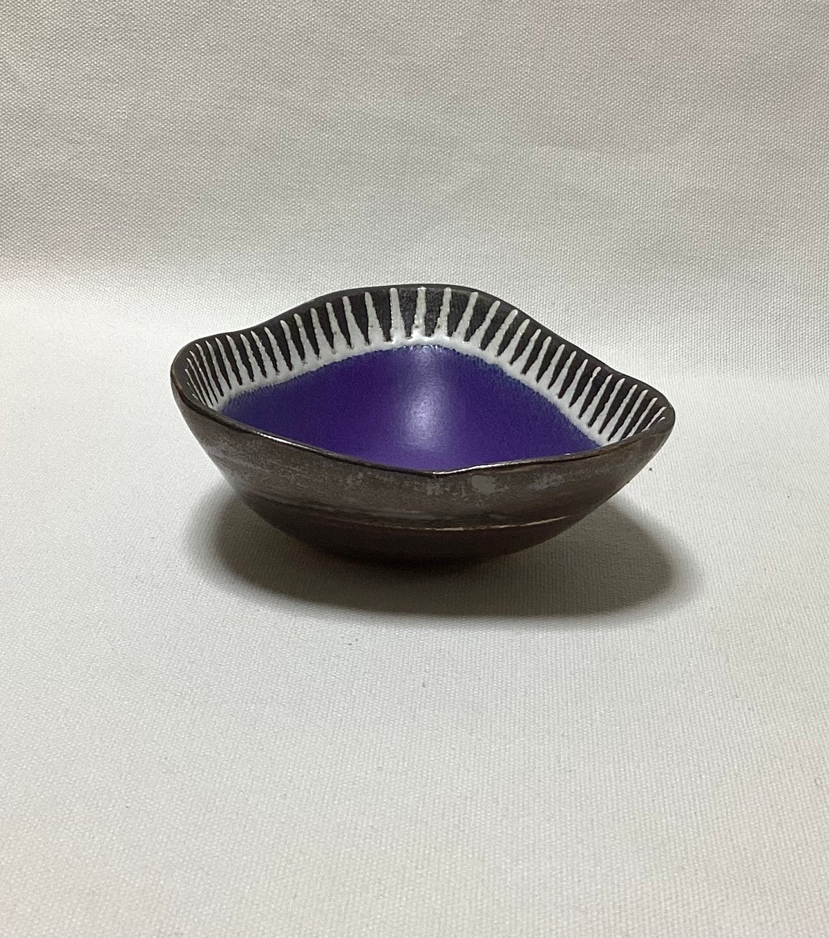 マカロンシリーズ さんかくボウル ラベンダー 1 | 眞正陶房公式online shop