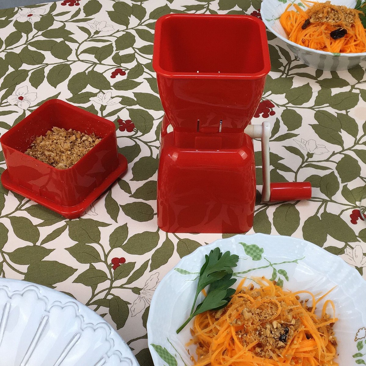 オリーブ製 / ハーブ用チョッパー &ボード　イタリア製 Amazon｜オリーブの木 メッツァルーナ/ハーブ用チョッパー