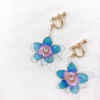 大きなお花のイヤリング　青×ピンク　No163