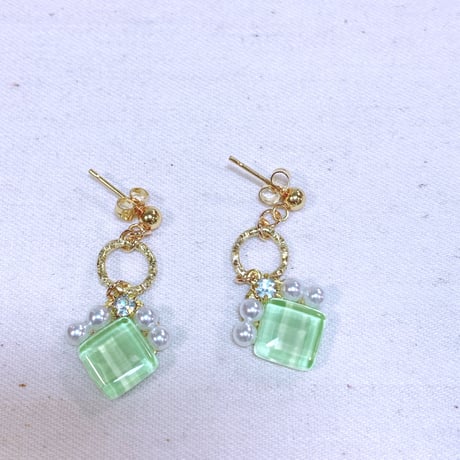 パールのピアス No272