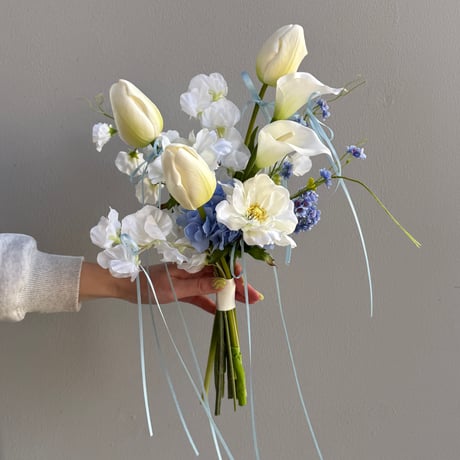 Artificial flower bouquet