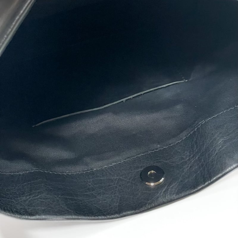 レザー製 ブラック ショルダーバッグ TOMORROWLAND シュリンクレザー ミニショルダーバッグ