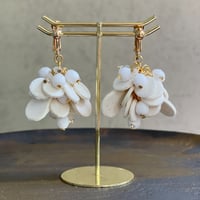 【PINEヴィンテージビーズ】WHITE／GOLD（ピアス・イヤリング）