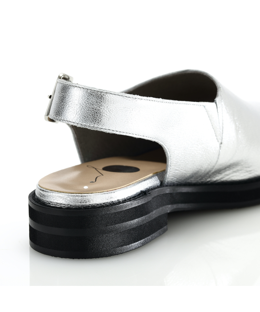 希少⭐ALDO 本革 ラグジュアリー✫ベルト サンダル 38 メタリックシルバー fit=scale-down,w=1200