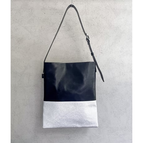 レザーショルダーバッグ | STORES