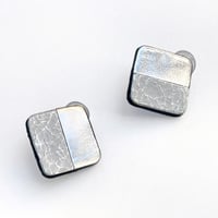 レザーピアス／イヤリング【スクエア／ホワイトコンビ】