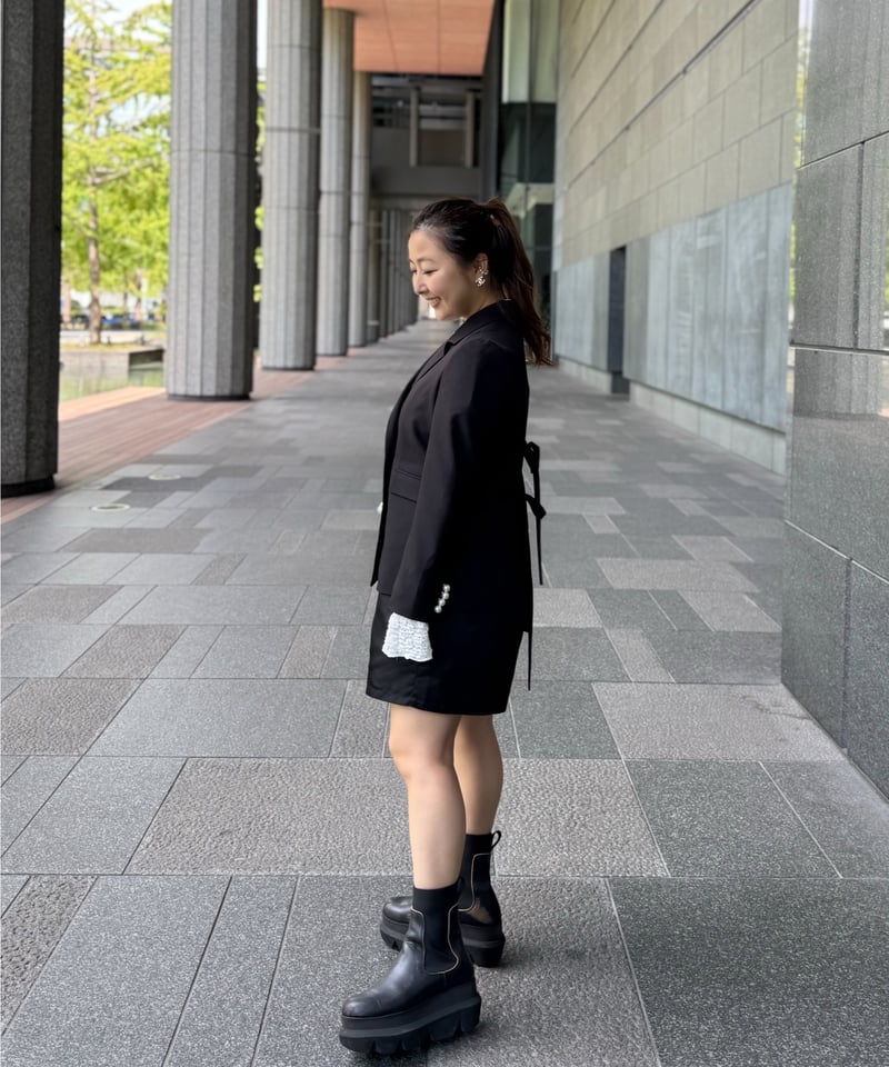 リボンデザインパールボタンジャケット　ブラック パールリボンジャケット(ブラック) | Syell Raffiné