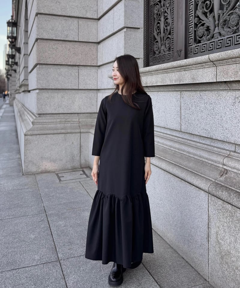 裾スカラップワンピース長袖・short丈(ブラック) | Syell Raffiné