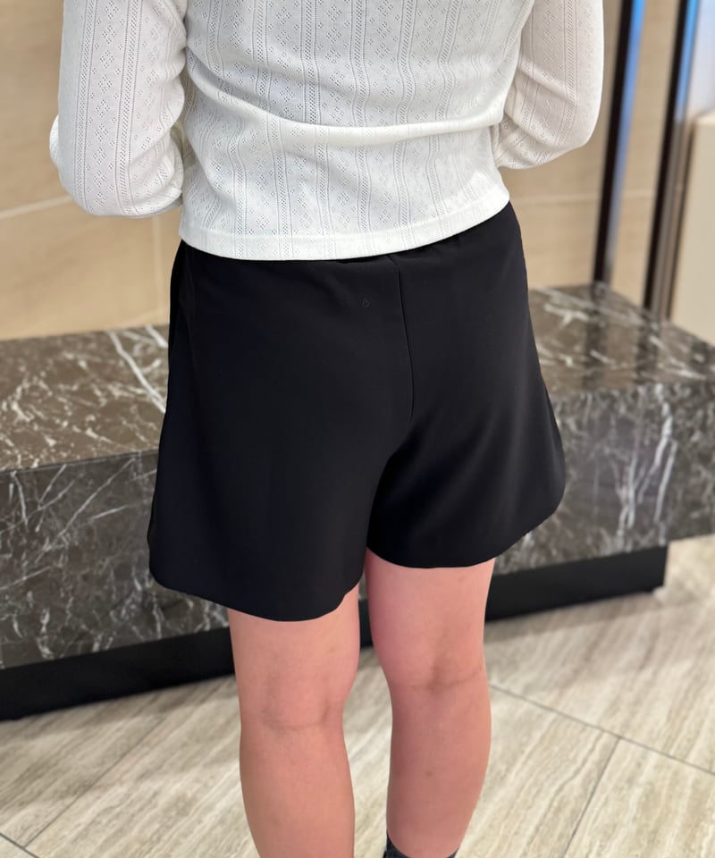 ラップショートパンツ -ブラック- | Syell Raffiné