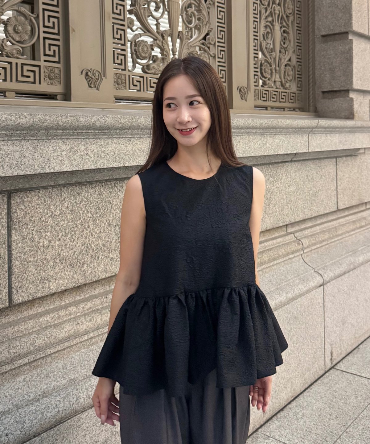 TORRAZZODONNA ブラックノースリーブ フラワー刺繍ノースリーブブラウス【torrazzo donna】|ネミカ