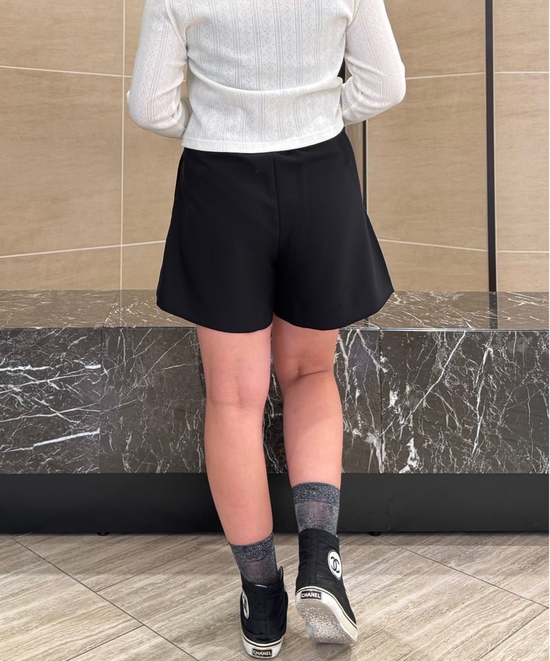 ラップショートパンツ -ブラック- | Syell Raffiné