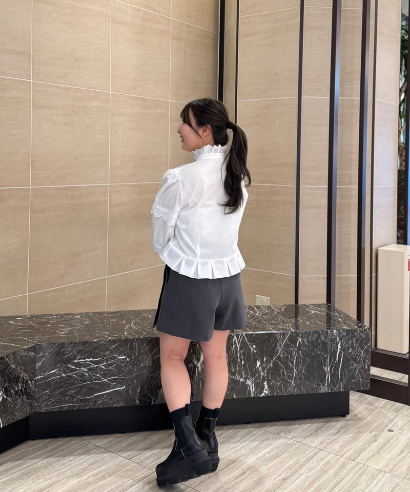 ラップショートパンツ -グレー- | Syell Raffiné