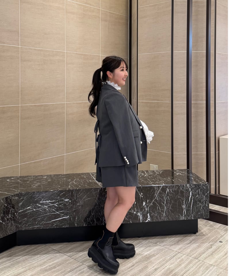 ラップショートパンツ -グレー- | Syell Raffiné