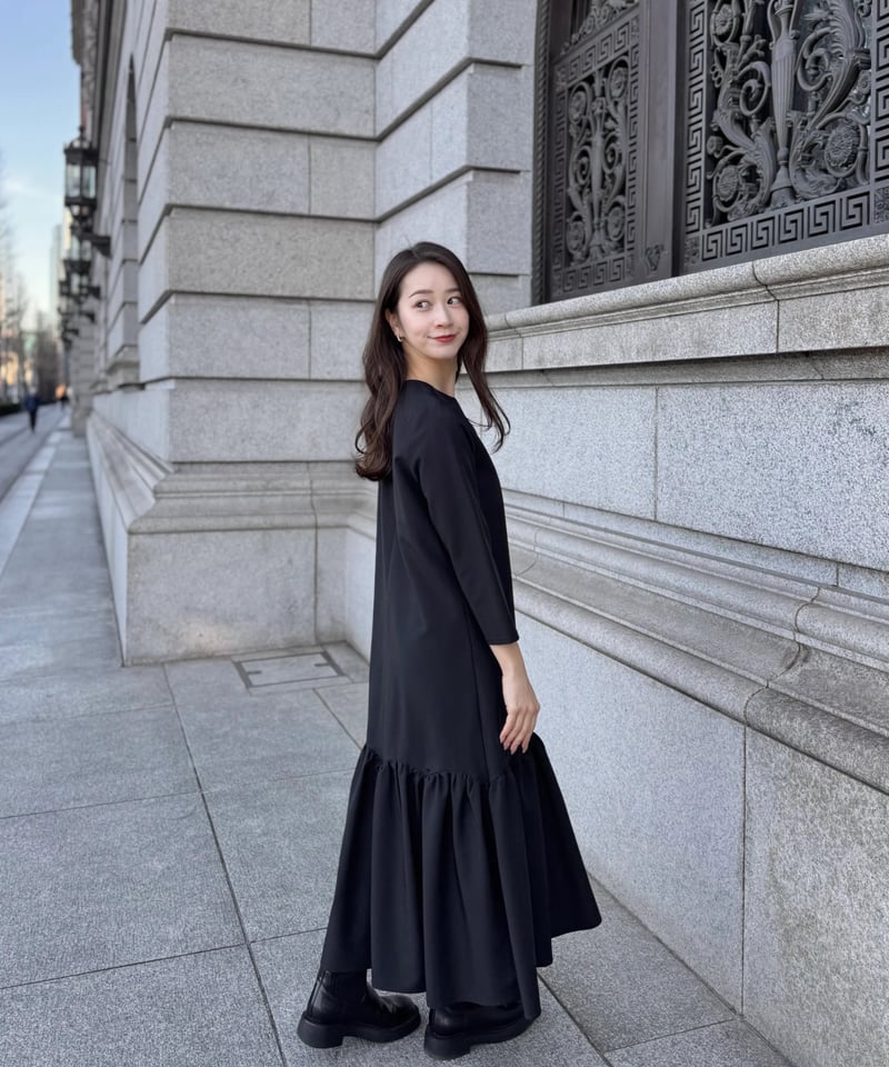 裾スカラップワンピース長袖・short丈(ブラック) | Syell Raffiné