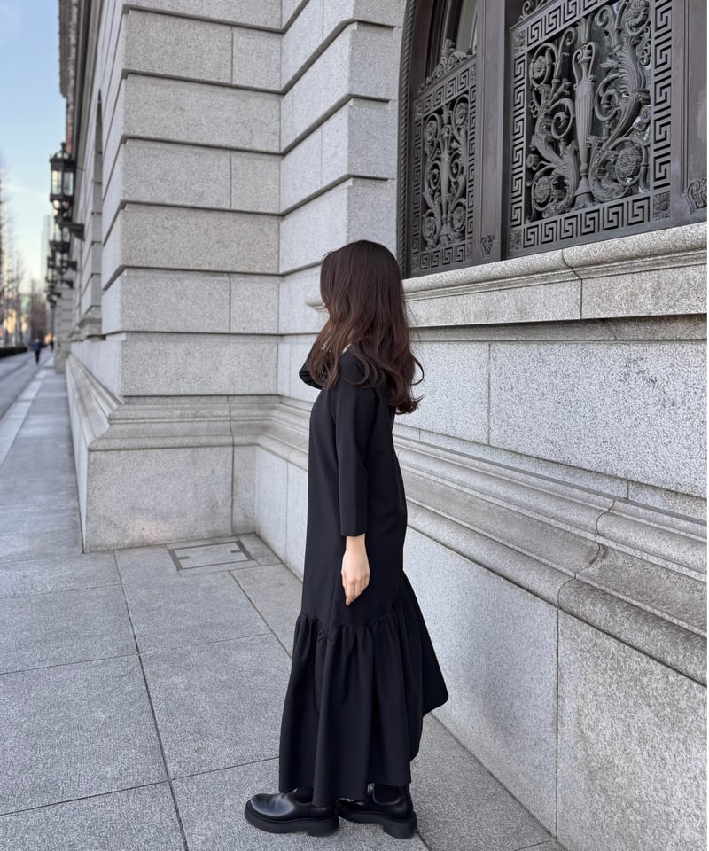 裾スカラップワンピース長袖・short丈(ブラック) | Syell Raffiné