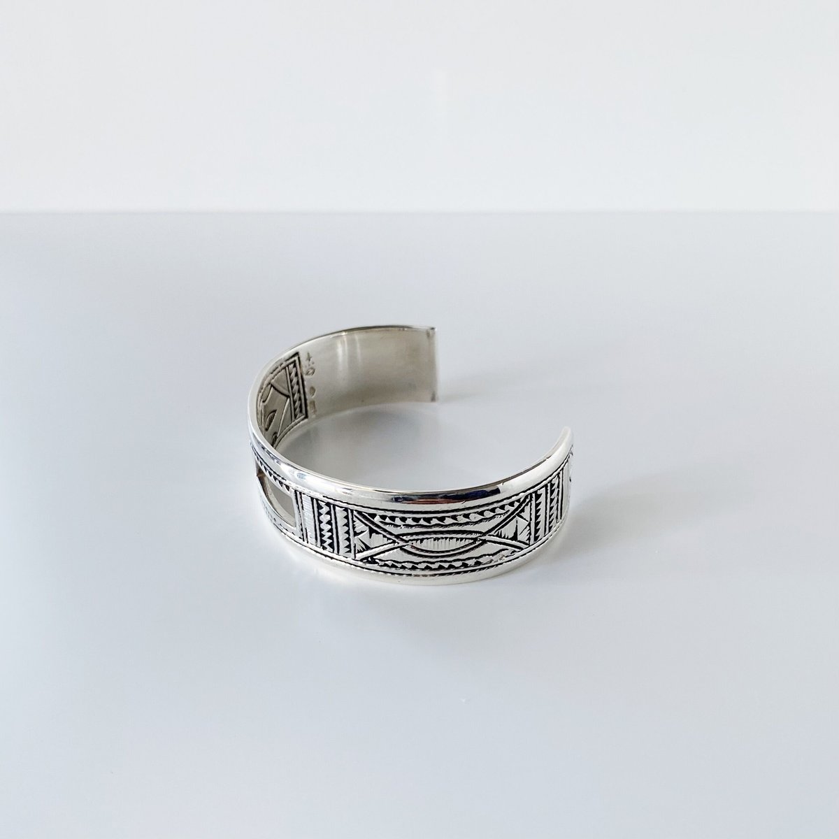 *独自の魅力*【HERMES】ブレスレット Newton Touareg 精巧な作り Newton Touareg bracelet | Hermès Saudi Arabia