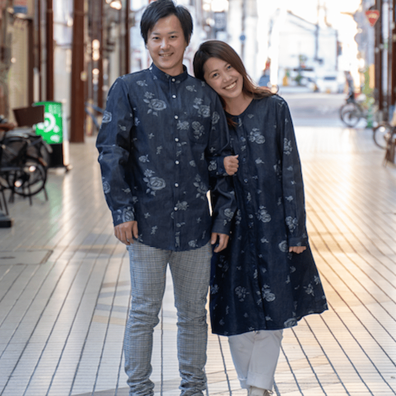バラ柄デニムスタンドカラーシャツ | SEO DENIM 抜染加工 デニム 