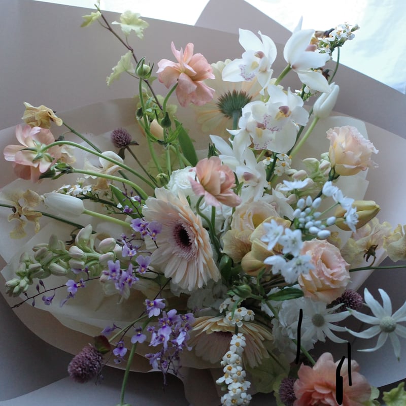 ちよオーダーエンジェルブーケ ちよオーダーエンジェルブーケ Order Bouquet (L) | Grótta Flower Lab