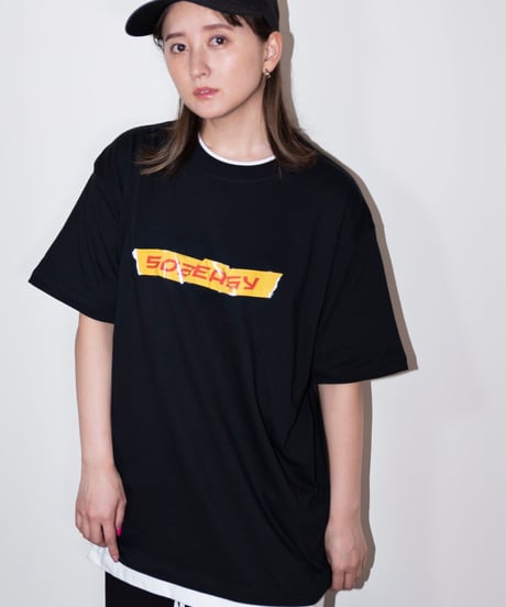 #050　Barricade Tape T‐シャツ BLACK