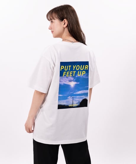 #099　彩空バックプリントTシャツ ~PUT YOUR FEET UP~