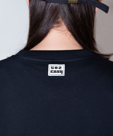 #050　Barricade Tape T‐シャツ BLACK