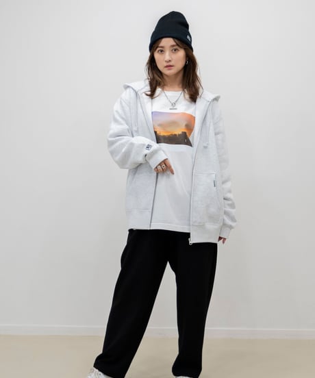 #067　彩空フロントプリントロングTシャツ　WHITE