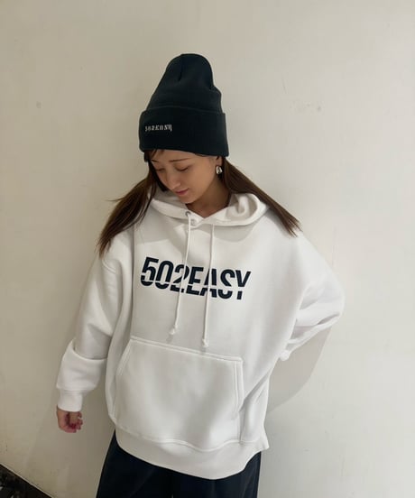 #190　502EASYロゴプリントフーディ