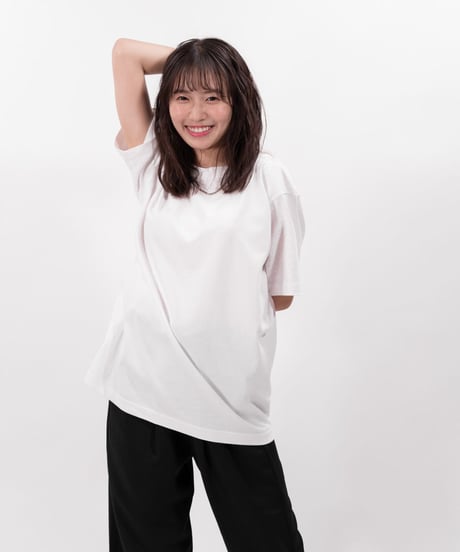 ［志田音々さんコラボアイテム］#105　彩空x音空　バックプリントTシャツ　WHITE
