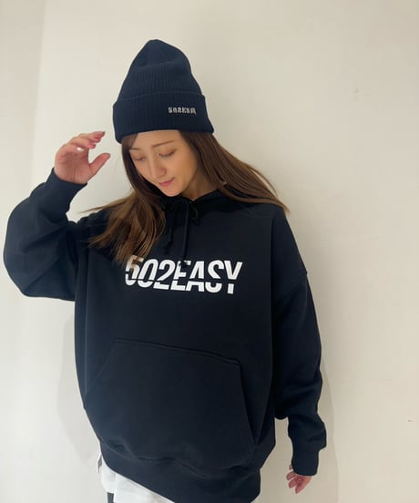 #190　502EASYロゴプリントフーディ
