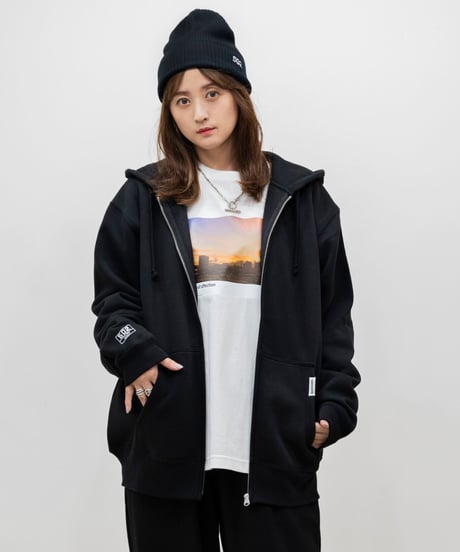 #067　彩空フロントプリントロングTシャツ　WHITE
