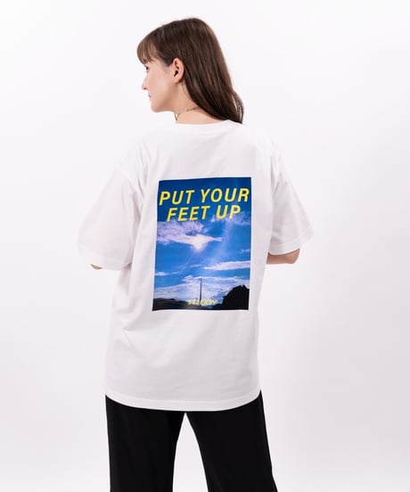 #099　彩空バックプリントTシャツ ~PUT YOUR FEET UP~