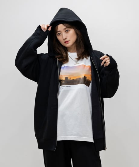#067　彩空フロントプリントロングTシャツ　WHITE
