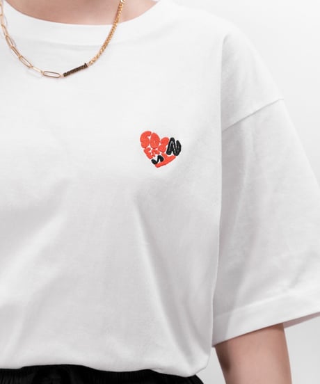 ［志田音々さんコラボアイテム］#104　502EASY X N ハート刺繍Tシャツ WHITE