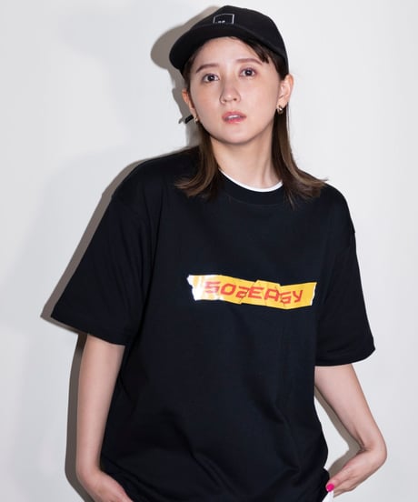 #050　Barricade Tape T‐シャツ BLACK